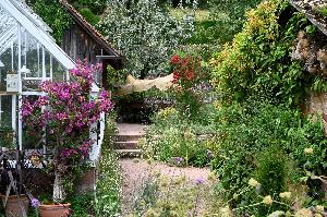 Garten der Herrenmühle Bleichheim im August